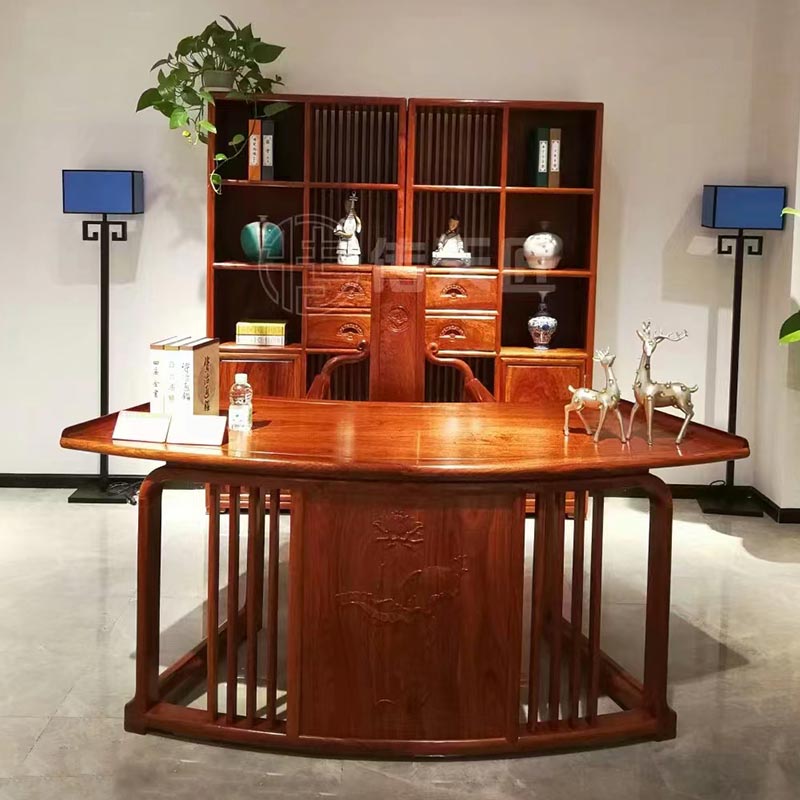 Seres Classical Desk
